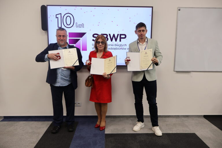 dr Tomasz Ramian, prof. Elżbieta Mączyńska, dr Michał Grudziński